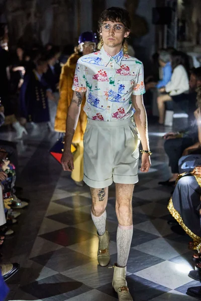 Look 53